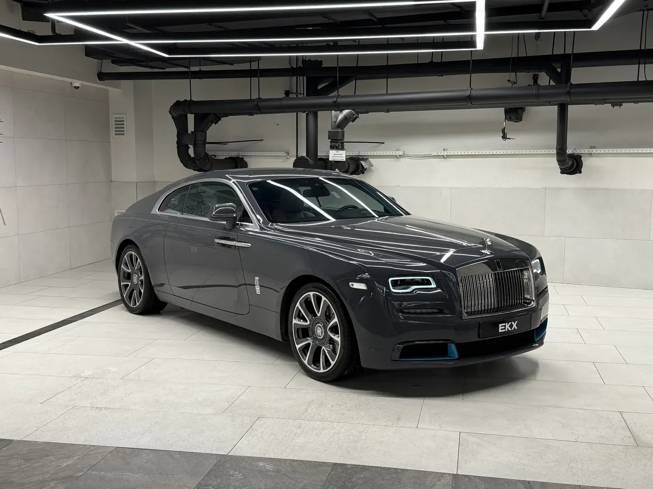 Rolls-Royce в шоуруме